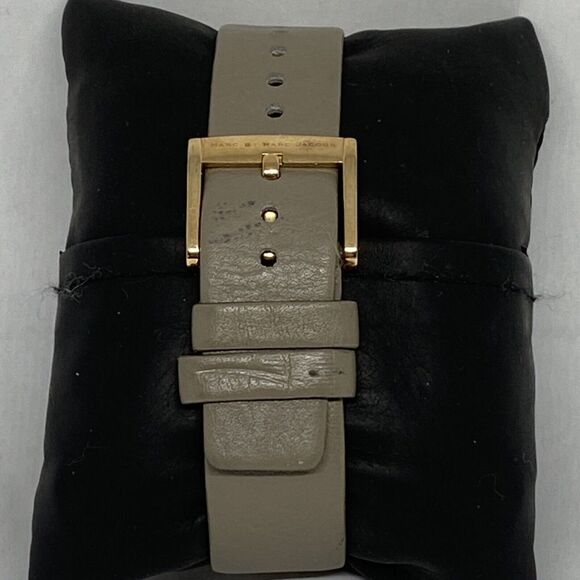 Marc Jacobs MBM1266 Women's Gray Leather Analog Dial Quartz Genuine Watch XX959 - Picture 6 of 12